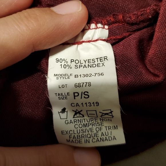 Burgundy velvet-like stretchy blouse with puffed sleeves - Picture 3 of 3